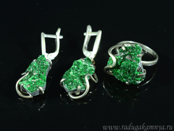 Кольцо и серьги с уваровитом, размер-18 арт. м182100-18...