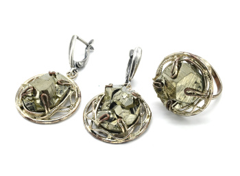 Кольцо и серьги из пирита, размер-18 арт. жн185002-18.