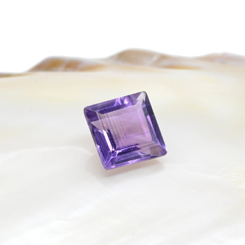 Кабошон из аметиста квадрат гр.10мм, 3,8ct арт. ап03011