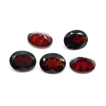 Кабошон из граната овал гр.7*9мм, 1,9ct арт. ап10002
