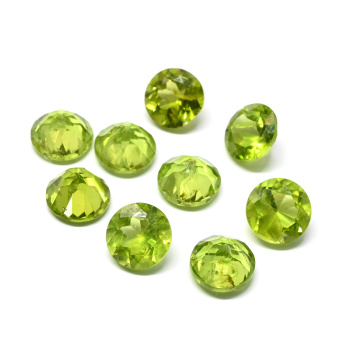 Кабошон из хризолита круг гр.8мм, 2,5ct арт. ап20006