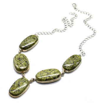 Колье из змеевика, 46см. арт. 133-670012