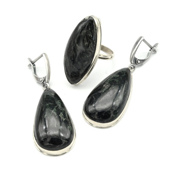 Кольцо и серьги из актинолита,  размер-18,5 арт. ва275156-18,5....