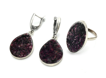 Кольцо и серьги эвдиалит, размер-17,5 арт. жн152008-17,5.