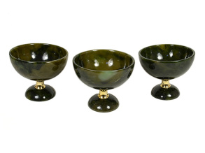 Пиала из нефрита 100*100*85мм, упаковка шпон арт. 3510861.