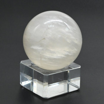 Шар из флюорита белого, коллекционный диаметр 49мм, 197г арт. 2046030
