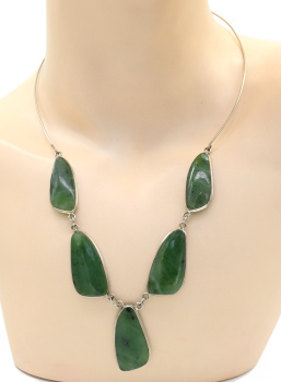 Колье нефрит, 51см. арт. 133-631007