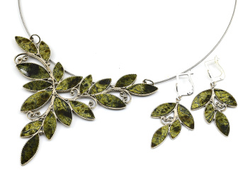 Колье и серьги змеевик,  45см. арт. кк570001