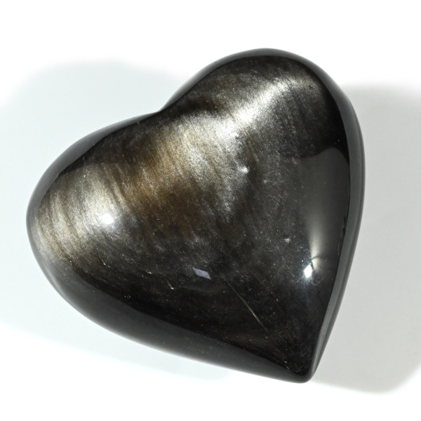 Сердце из обсидиана радужного 70*64*39мм, 189г арт. 2055378